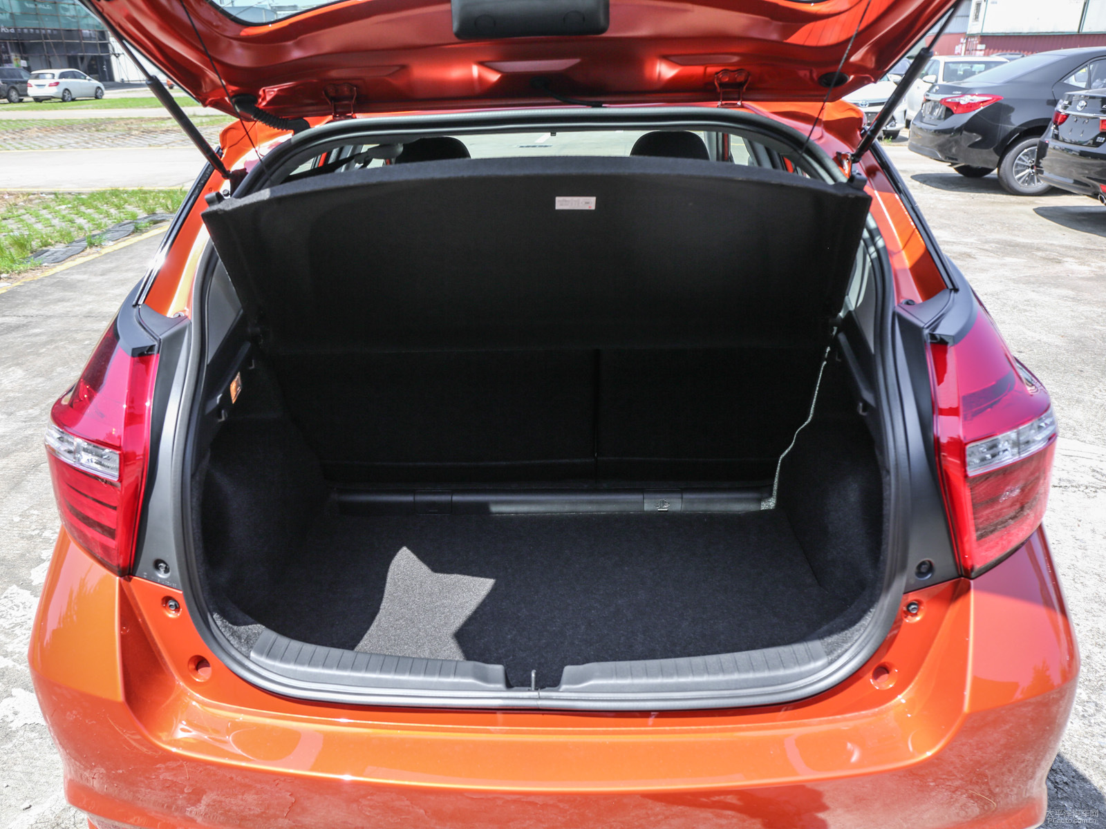YARiS L 致炫空間高清大圖