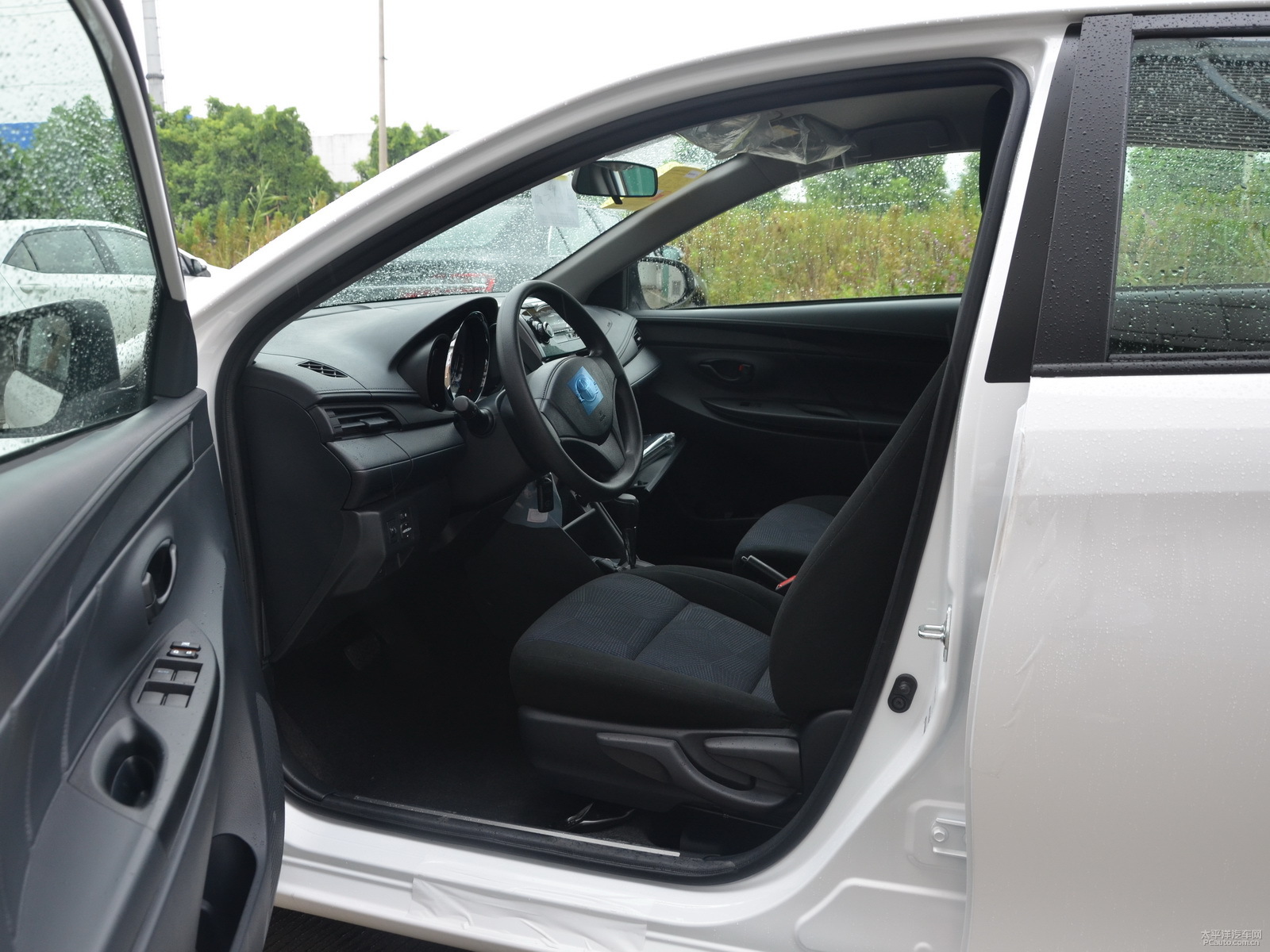 YARiS L 致炫空間高清大圖