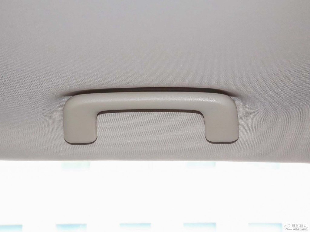 棕褐歐藍(lán)德車廂內(nèi)飾圖片