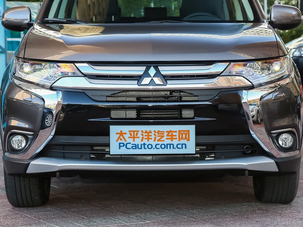 棕褐歐藍(lán)德車頭外觀圖片