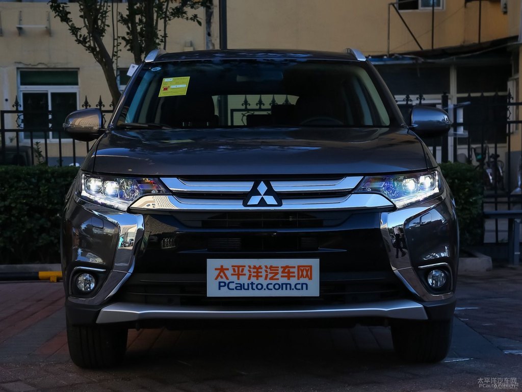 棕褐歐藍德車頭外觀圖片