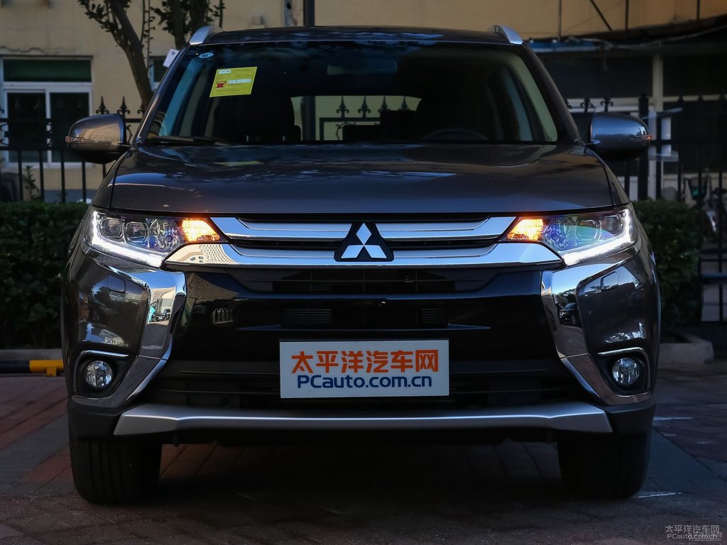 棕褐歐藍(lán)德車頭外觀圖片