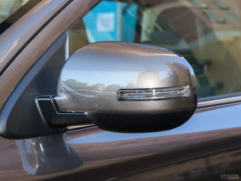 棕褐歐藍(lán)德車身外觀圖片