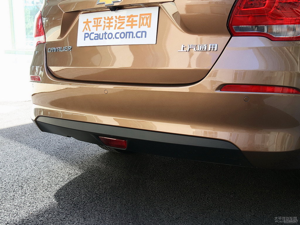 琥珀棕科沃茲車尾外觀圖片