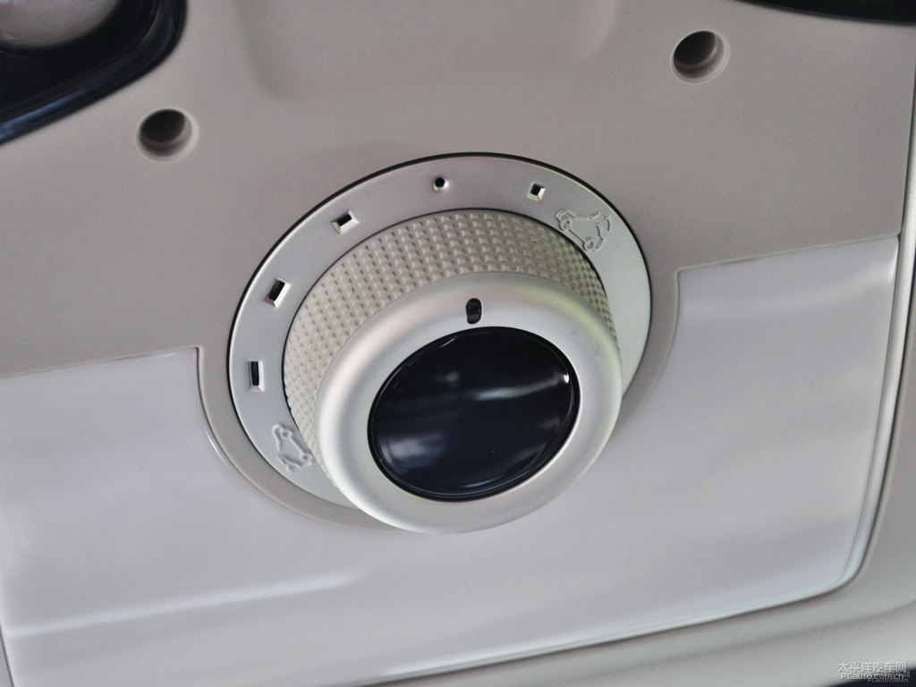 漢密爾頓白哈弗H2車廂內(nèi)飾圖片