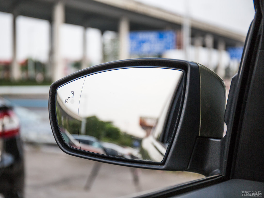 沙漠金翼虎車(chē)身外觀圖片