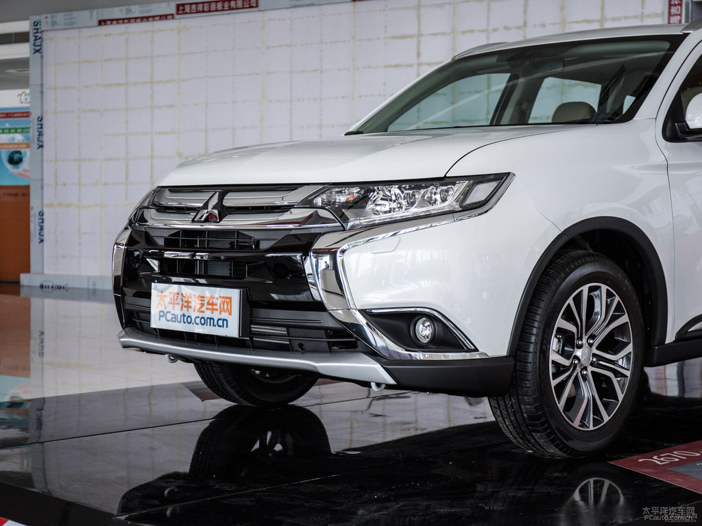 珍珠白歐藍(lán)德車頭外觀圖片
