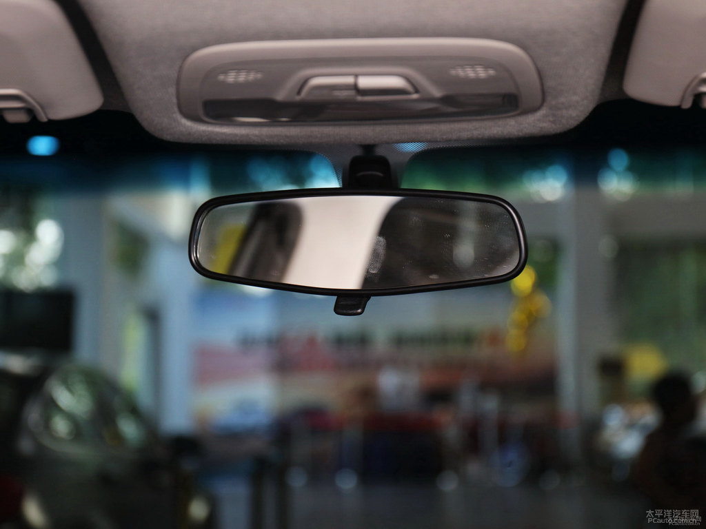 珍珠白科沃茲車廂內(nèi)飾圖片
