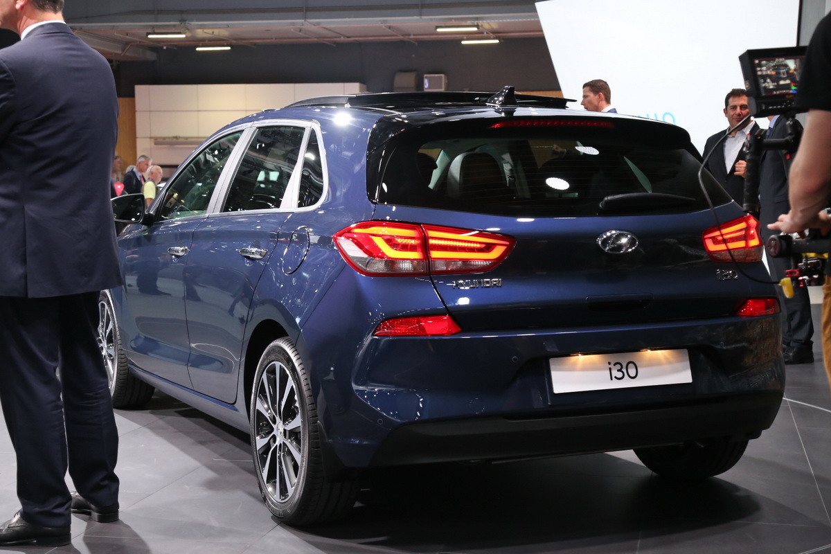 現(xiàn)代i30(海外)車展高清大圖