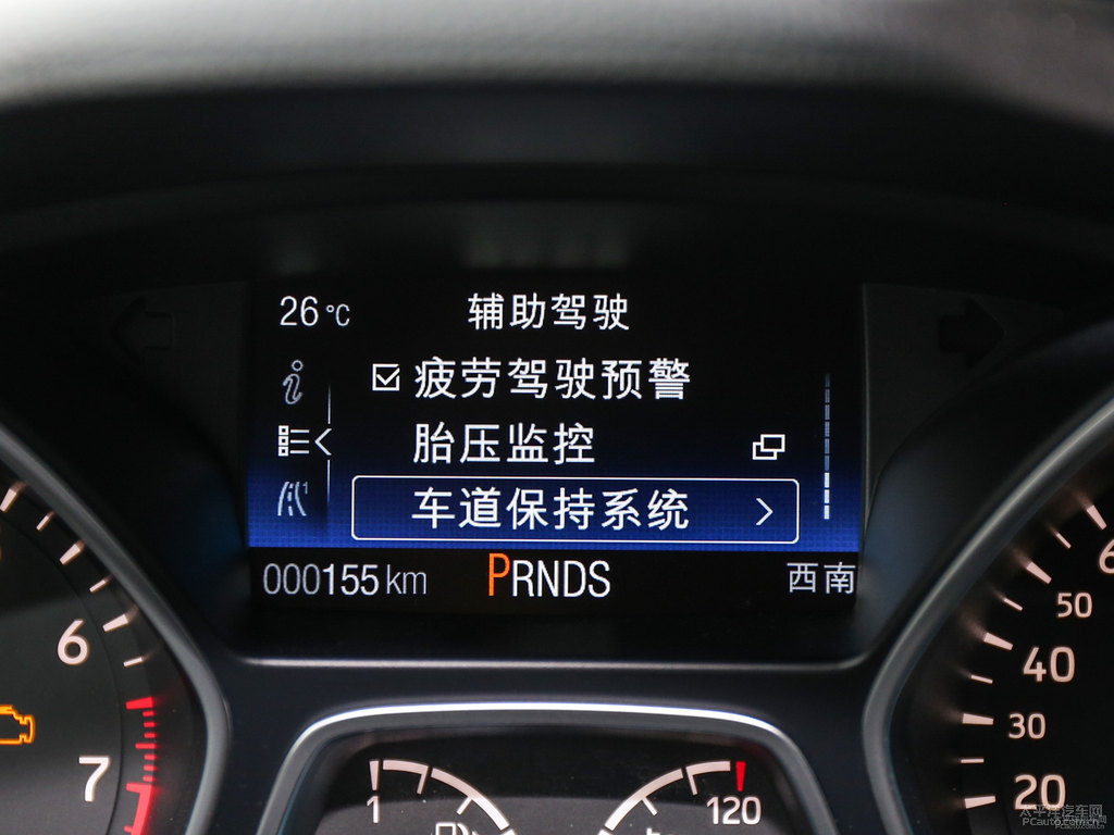 極地銀翼虎中控內(nèi)飾圖片