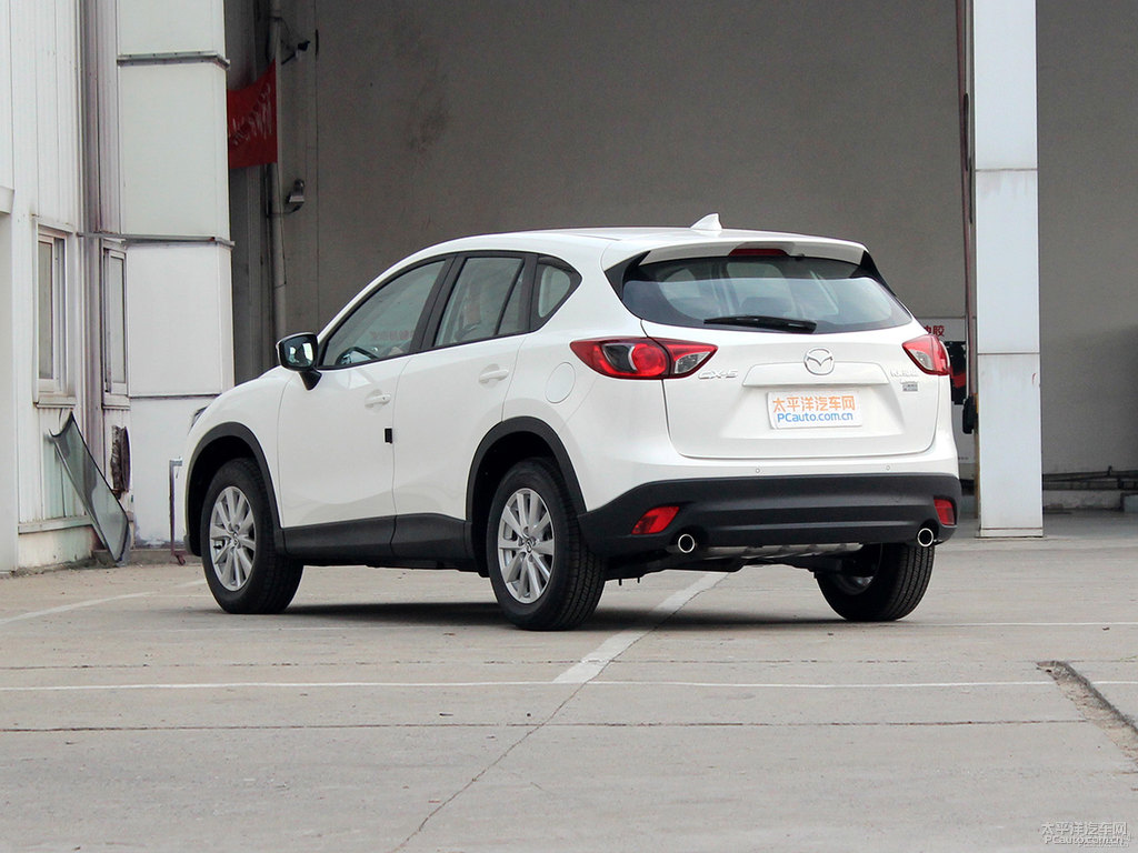 珠光白馬自達(dá)CX-5整車(chē)外觀外觀圖片