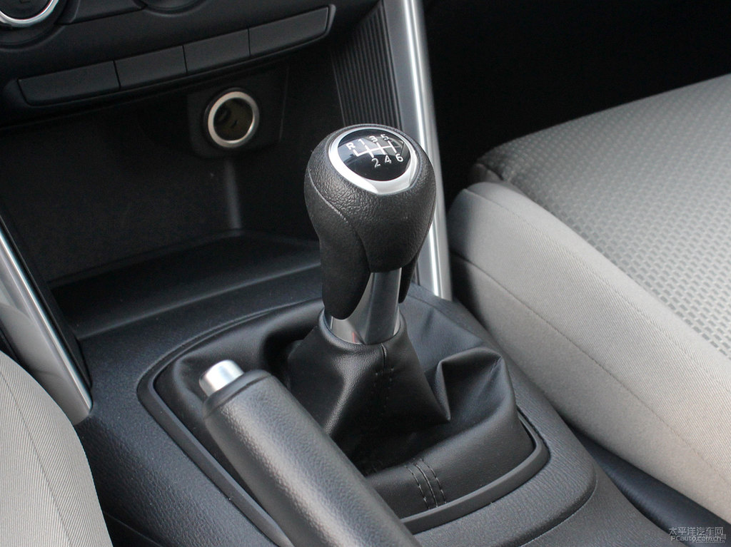 珠光白馬自達(dá)CX-5中控內(nèi)飾圖片