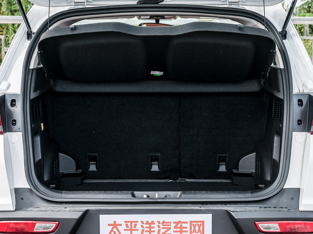 冰峰白瑞虎7后備廂空間圖片