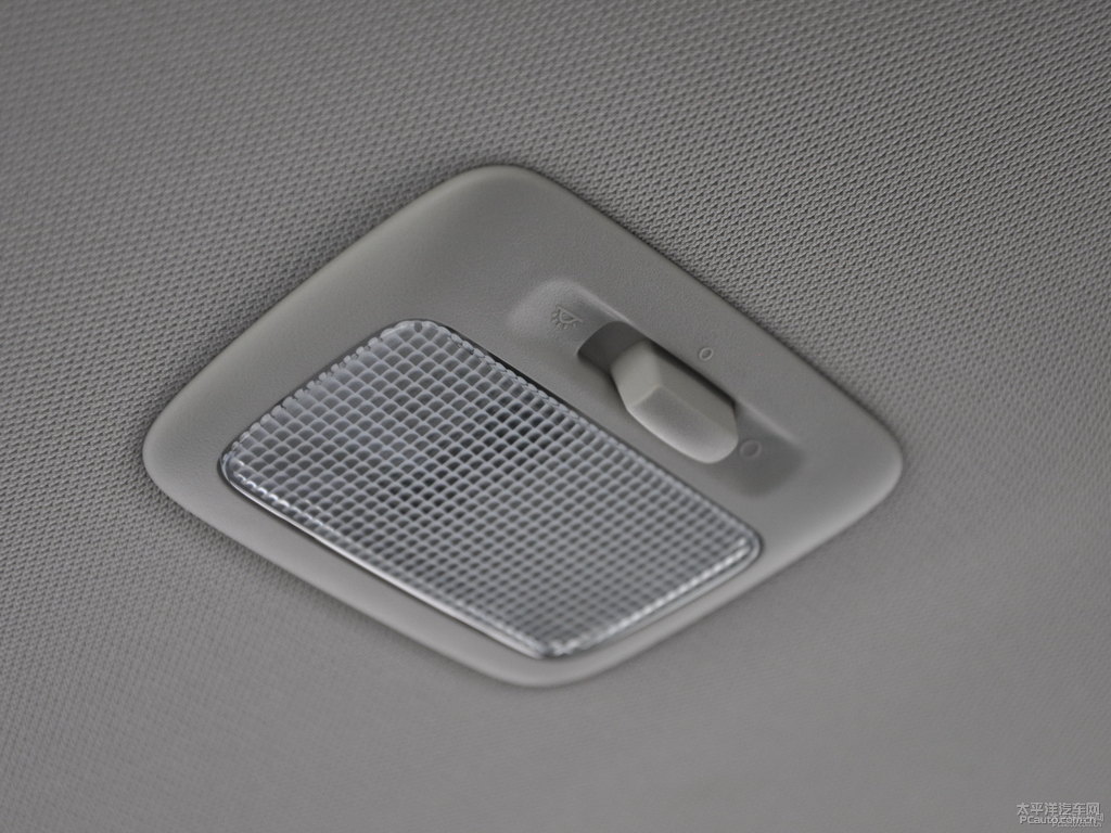 棕褐歐藍德車廂內(nèi)飾圖片