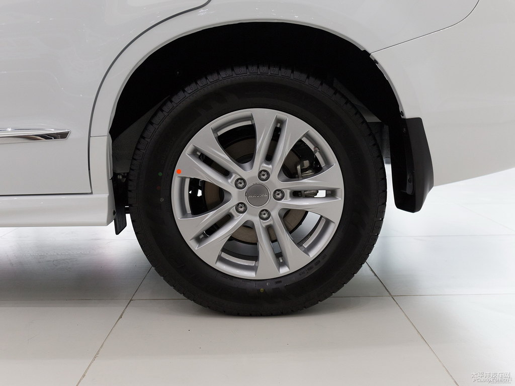 簡(jiǎn)約白哈弗H6車身外觀圖片