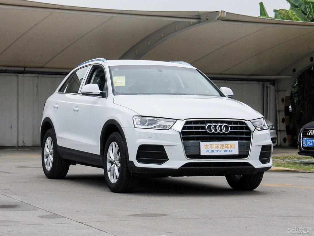 冰川白奧迪Q3整車(chē)外觀外觀圖片