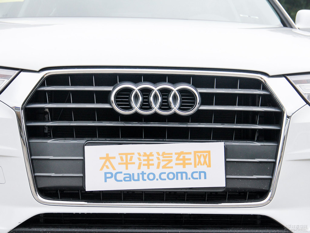 冰川白奧迪Q3車頭外觀圖片