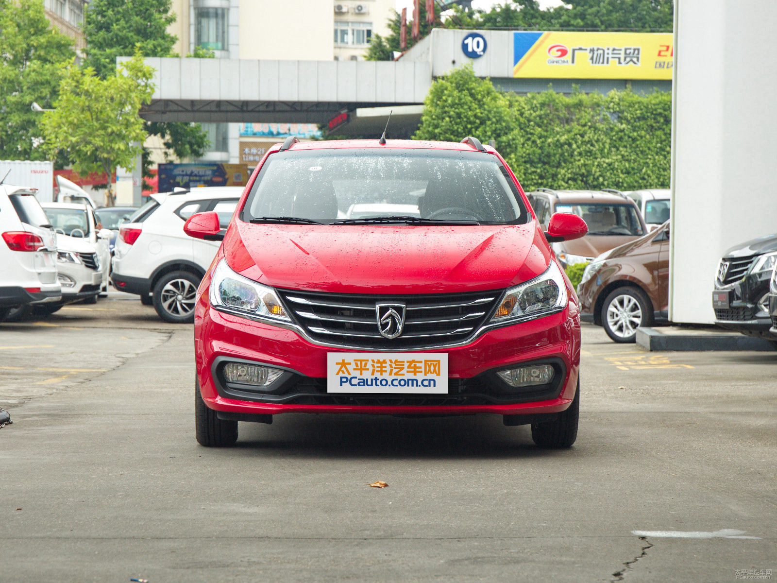 寶駿310外觀高清大圖