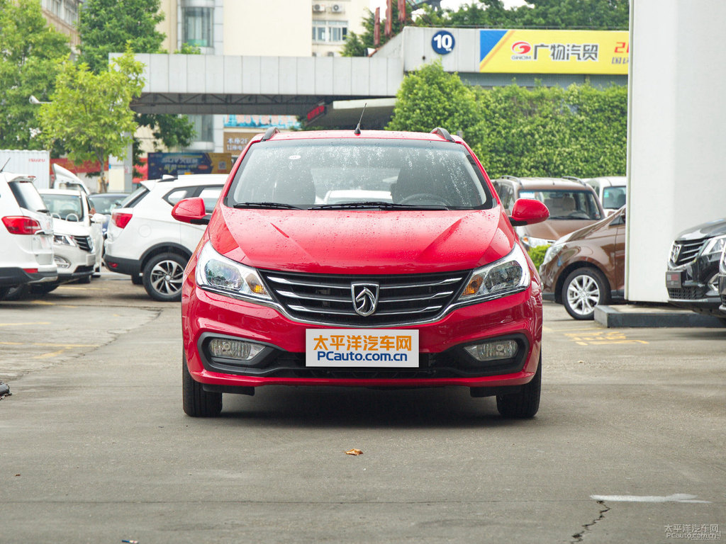 朝霞紅寶駿310整車外觀外觀圖片