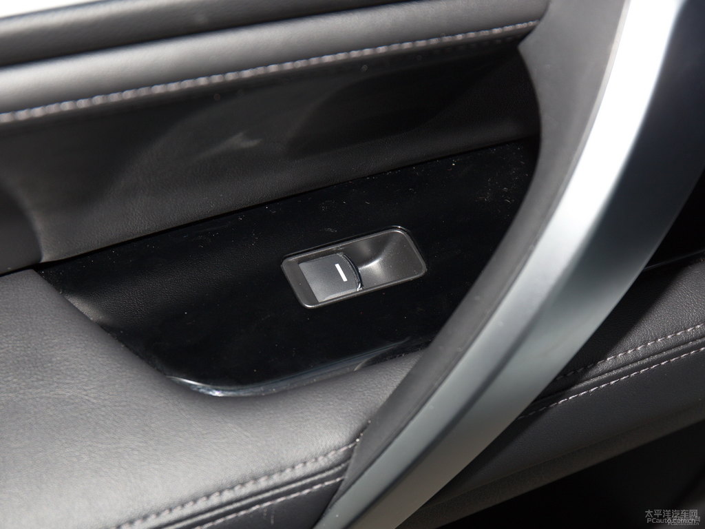 珍珠白冠道車廂內飾圖片