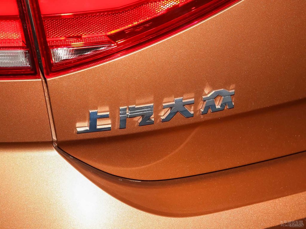 炫目金凌渡車尾外觀圖片