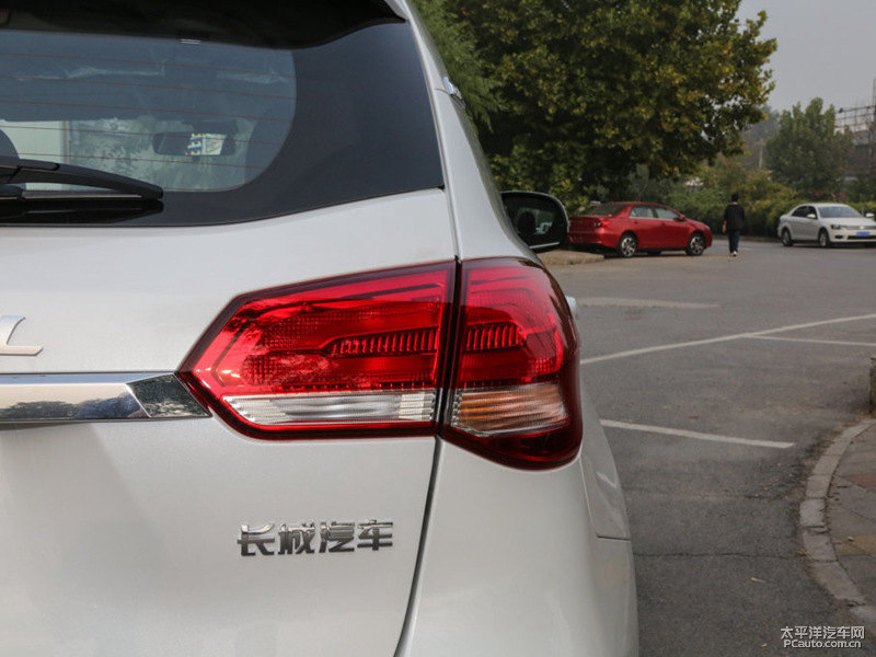 漢密爾頓白哈弗H2車尾外觀圖片