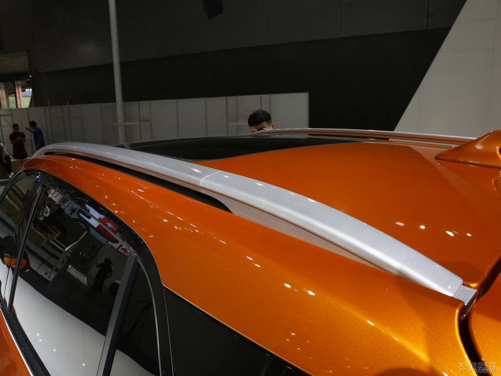 閃晶橙寶駿510車身外觀圖片
