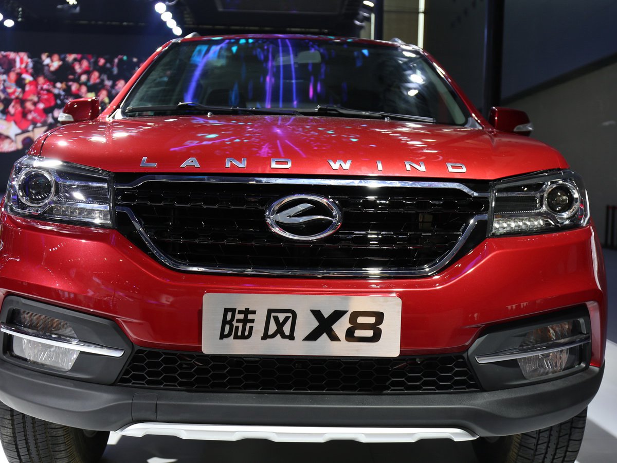 陸風(fēng)X8車展高清大圖