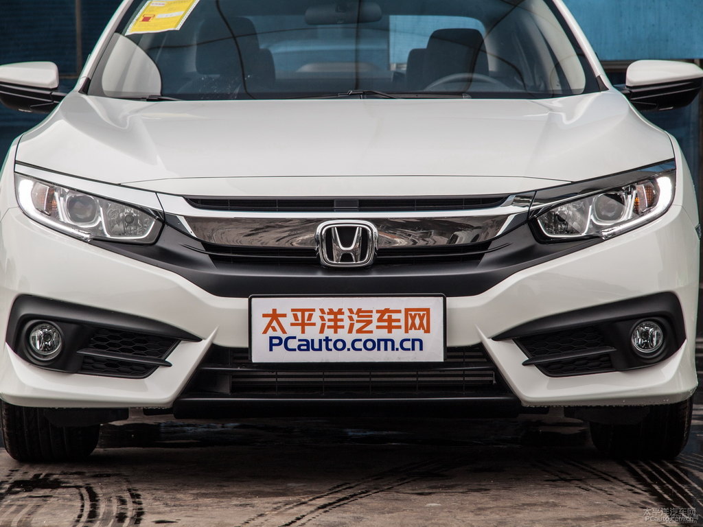 珍珠白思域車頭外觀圖片