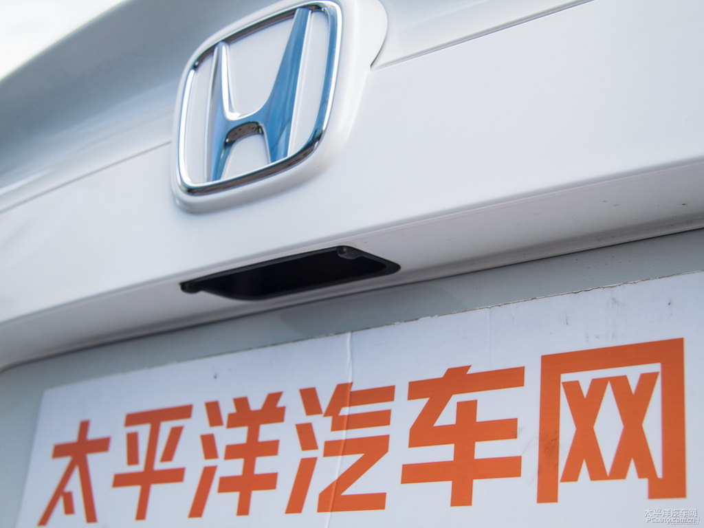 珍珠白思域車尾外觀圖片