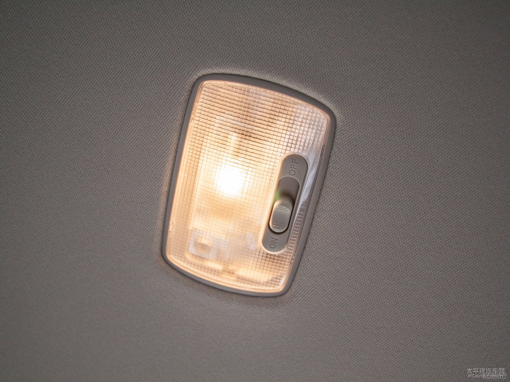 珍珠白思域車廂內(nèi)飾圖片