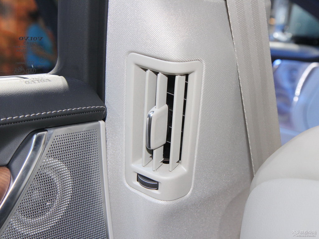 貽貝藍(lán)沃爾沃S90車(chē)廂內(nèi)飾圖片