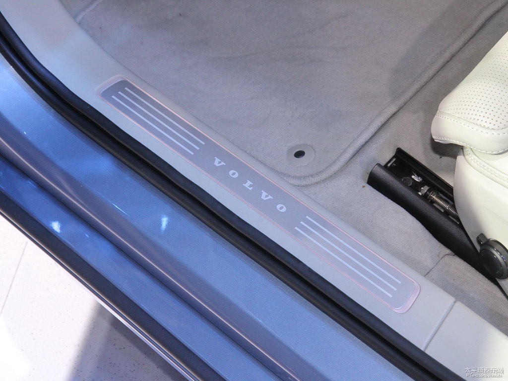 貽貝藍(lán)沃爾沃S90車廂內(nèi)飾圖片