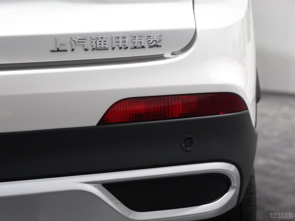 糖果白寶駿510車尾外觀圖片