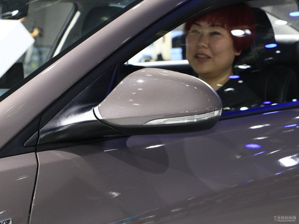 瑪瑙棕名圖車身外觀圖片