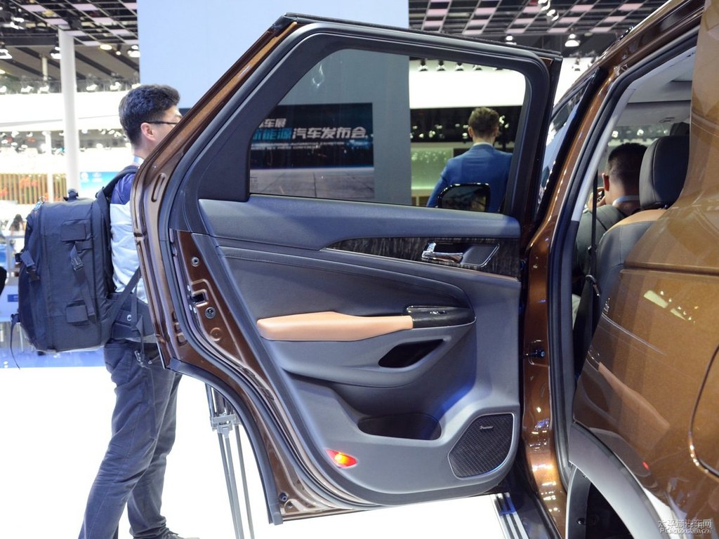 大地棕長(zhǎng)安CS95車(chē)廂內(nèi)飾圖片