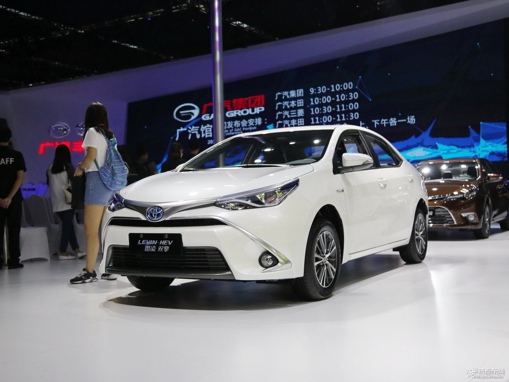 珍珠白雷凌整車外觀外觀圖片