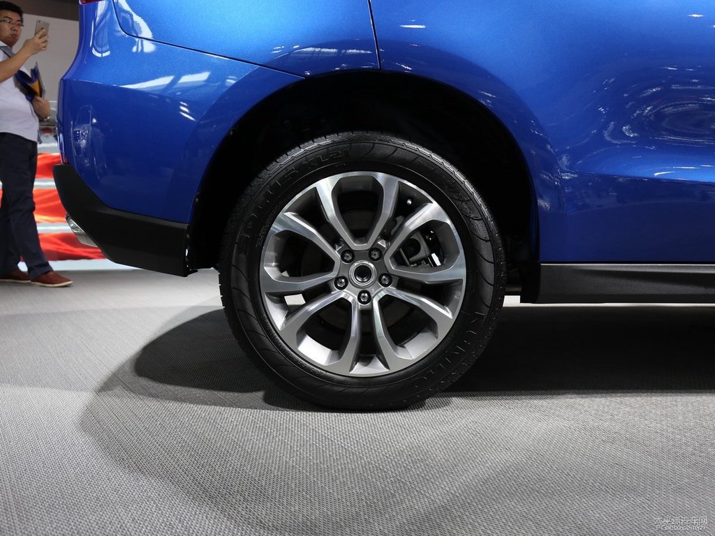 圣地亞哥藍哈弗H2車身外觀圖片