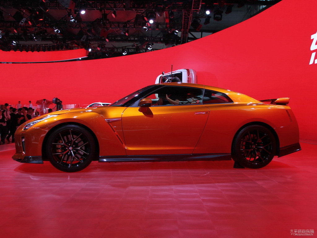 Ӱծa(chn)GT-R܇^^DƬ
