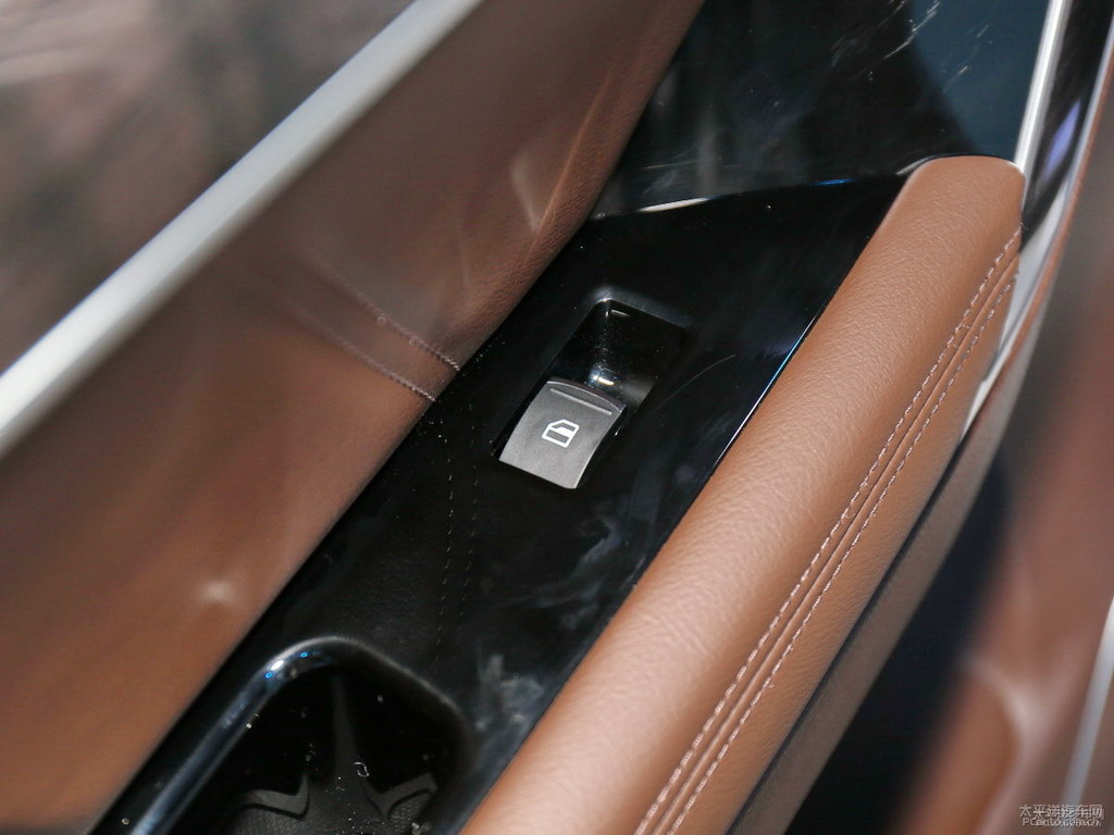 雅致銀哈弗H6 Coupe車廂內(nèi)飾圖片
