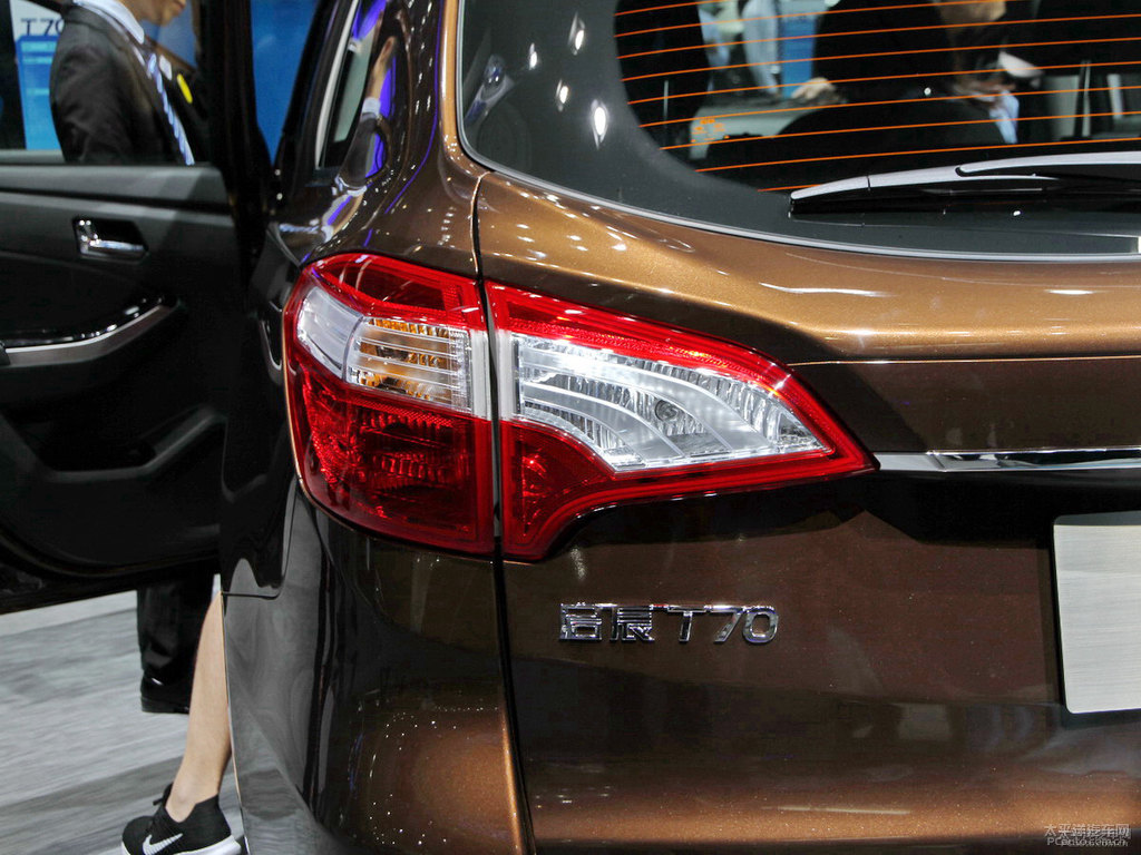 大漠金啟辰T70車尾外觀圖片