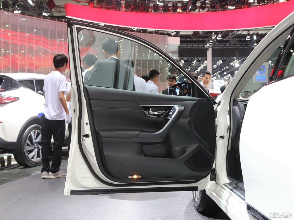 天籟車廂內(nèi)飾圖片