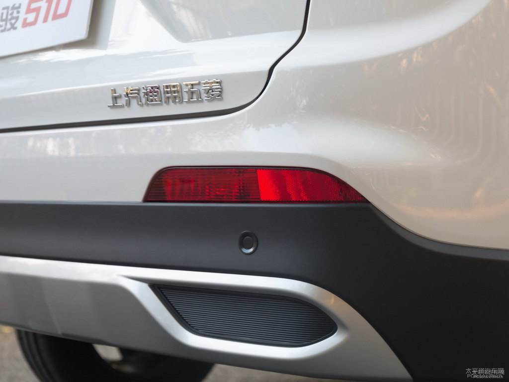 糖果白寶駿510車尾外觀圖片