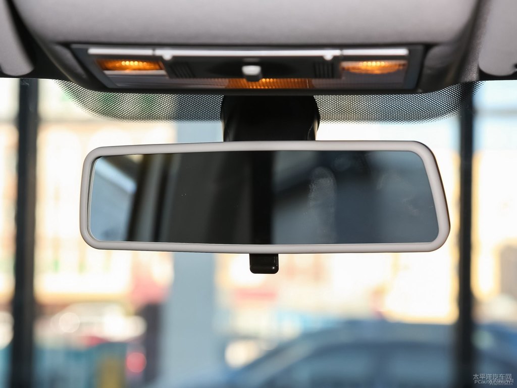 平安白桑塔納車廂內(nèi)飾圖片