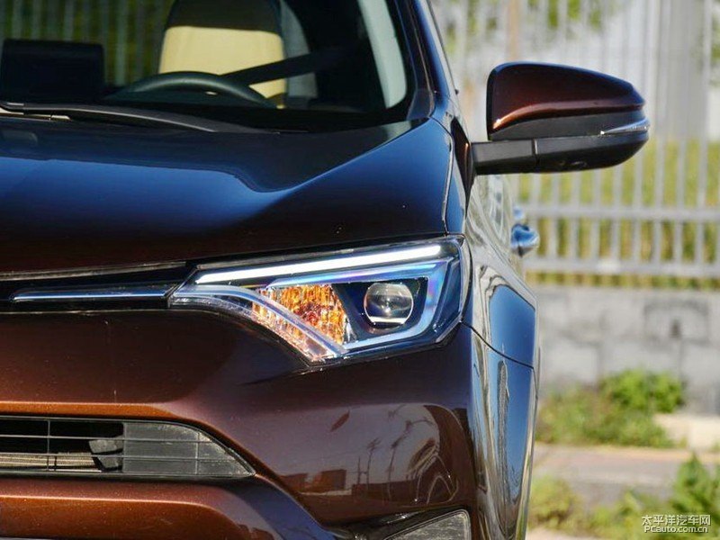 神秘棕RAV4榮放車頭外觀圖片