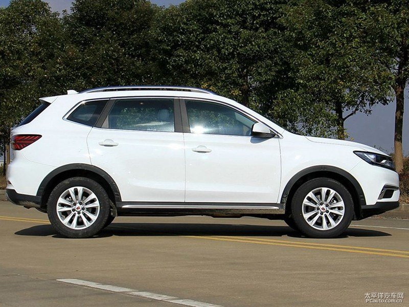 典雅白榮威RX5整車外觀外觀圖片