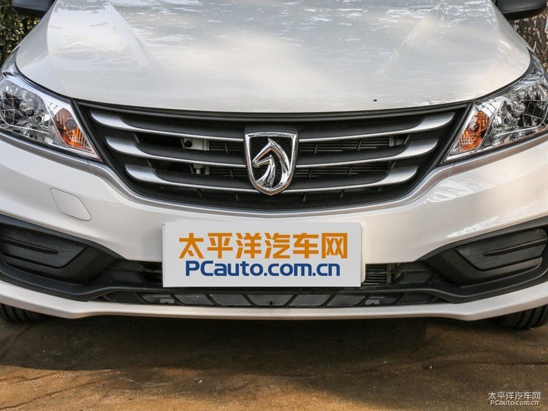 糖果白寶駿310車頭外觀圖片