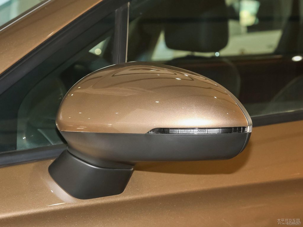 琥珀棕威朗車身外觀圖片