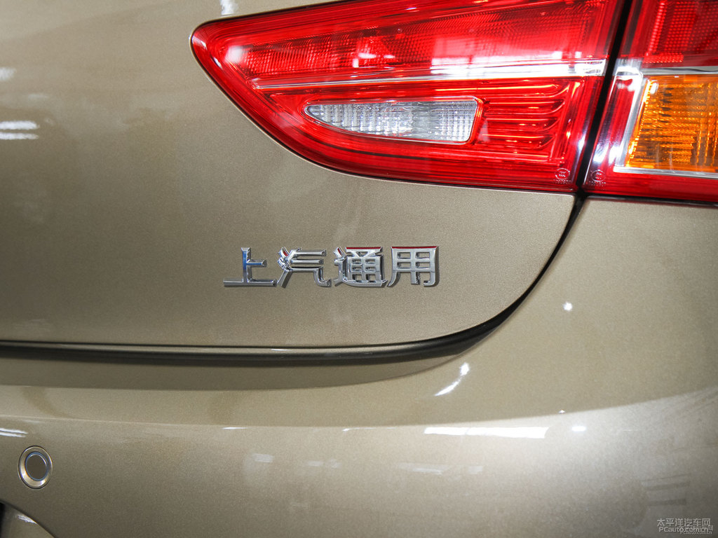 琥珀棕威朗車尾外觀圖片