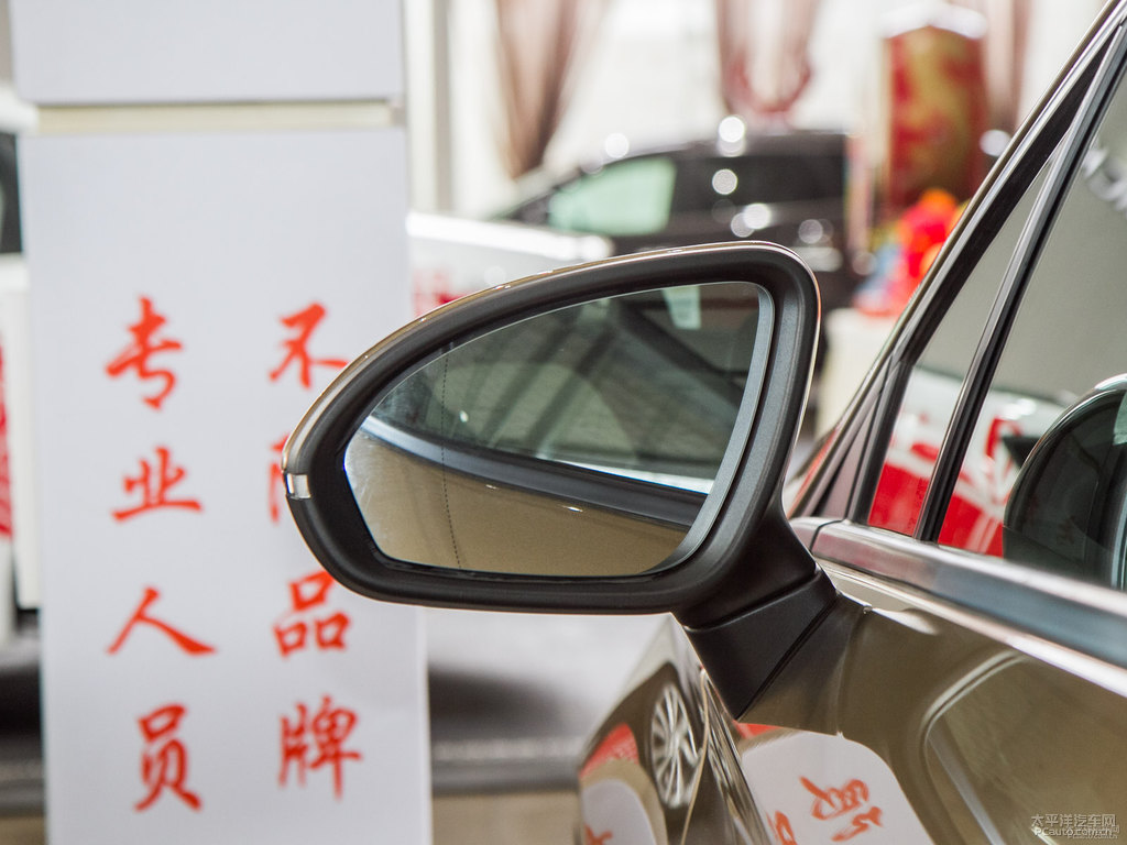 琥珀棕威朗車身外觀圖片